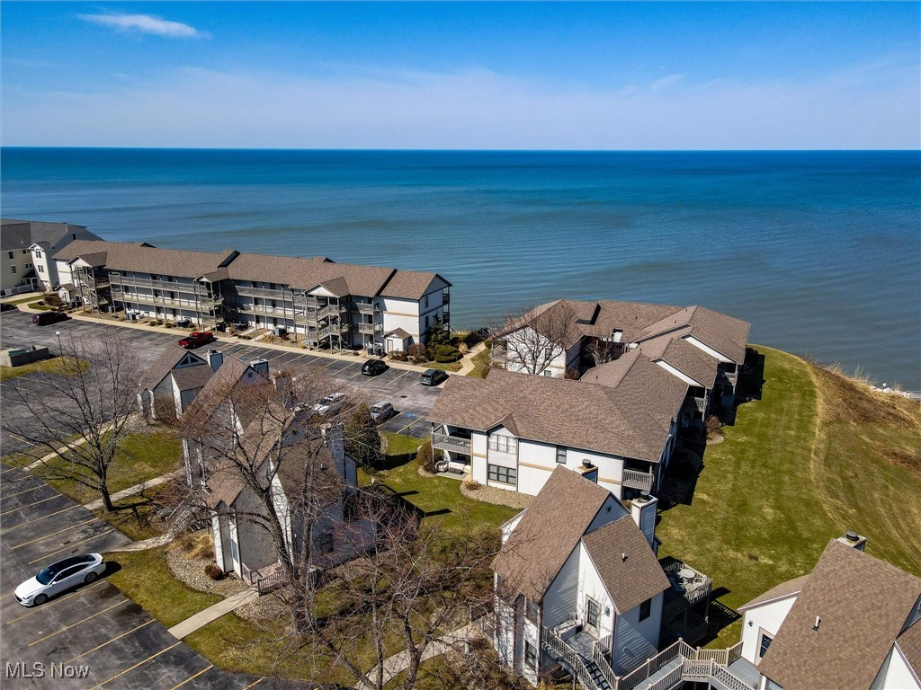 5237 Lake Road W 1019 Picture