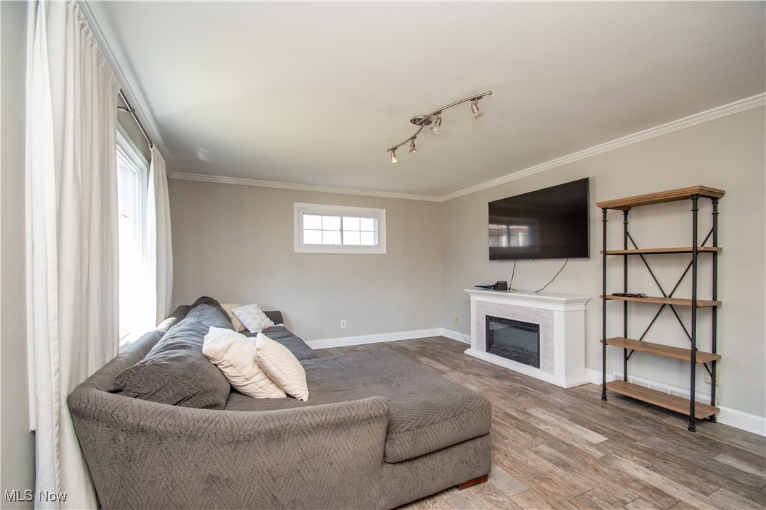 1067 Park Avenue Property Photo 8