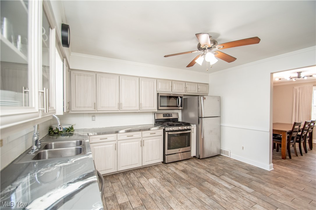 1067 Park Avenue Property Photo 13