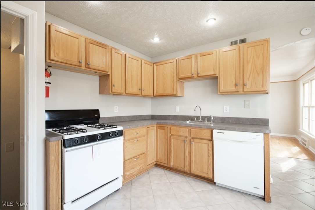 5914 Forest Avenue Property Photo 4