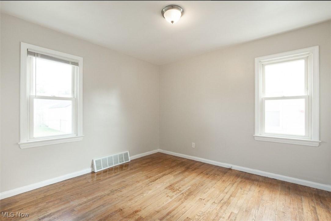 5914 Forest Avenue Property Photo 5