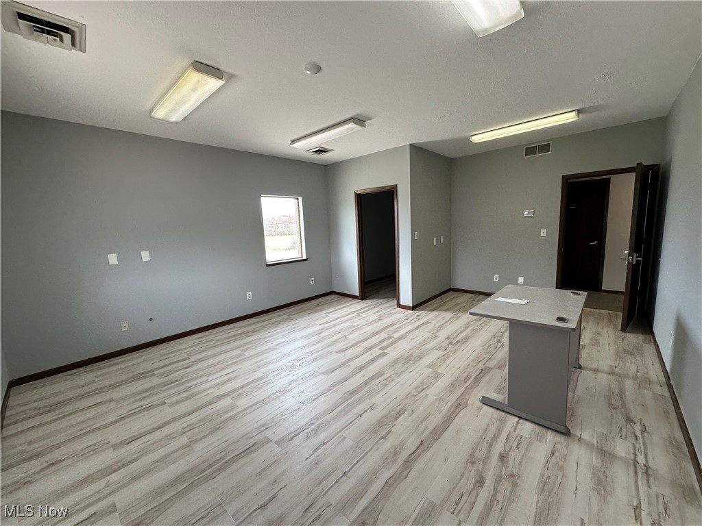 2425 Medina Road 208 Property Photo 6