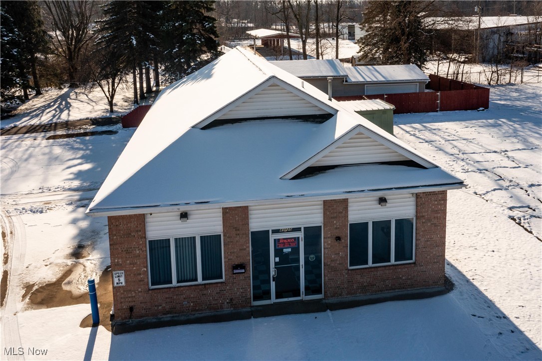 41825 N Ridge Road Property Photo 2