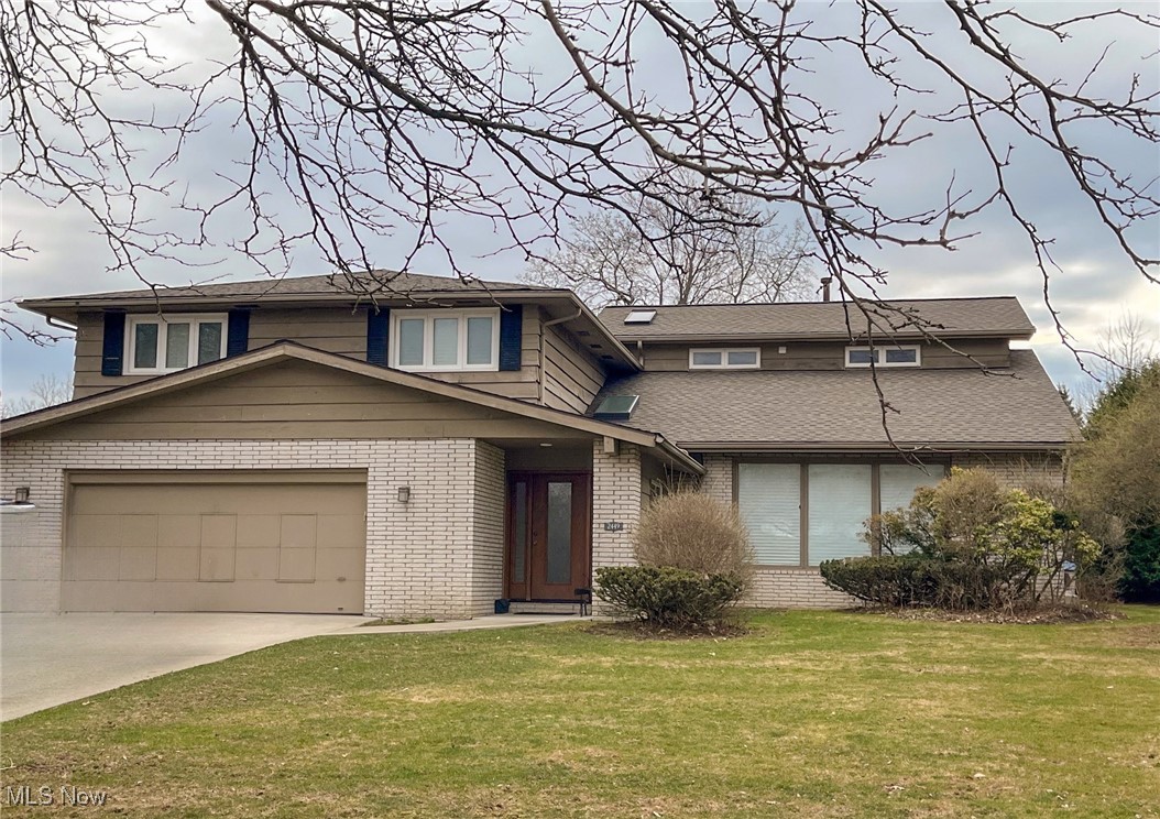 2449 Beachwood Boulevard Property Photo