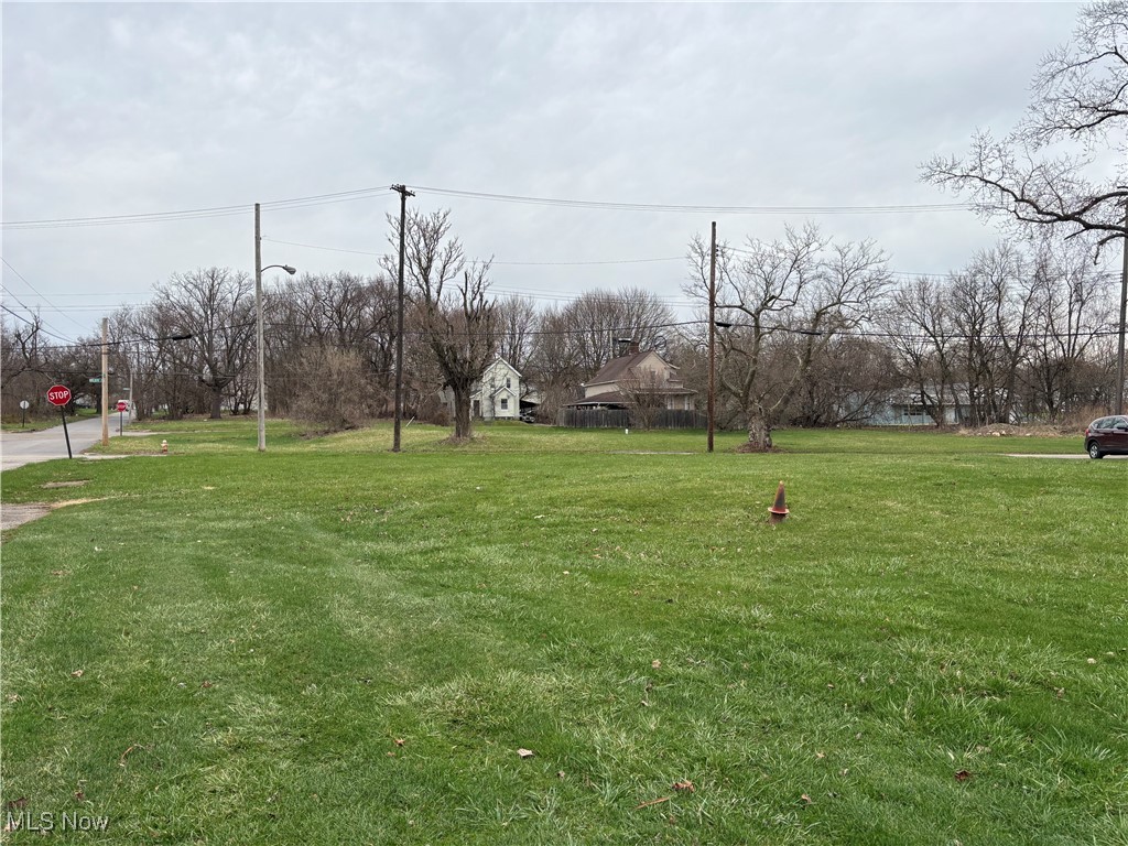 W Wilson Avenue Property Photo 2