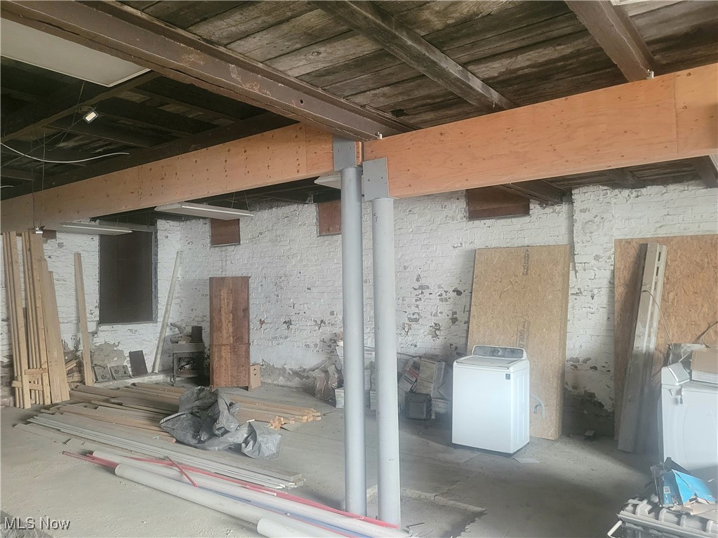 1605 Broadway Property Photo 3