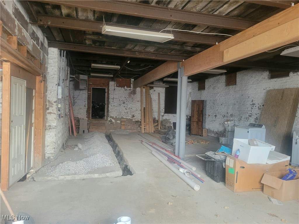 1605 Broadway Property Photo 5
