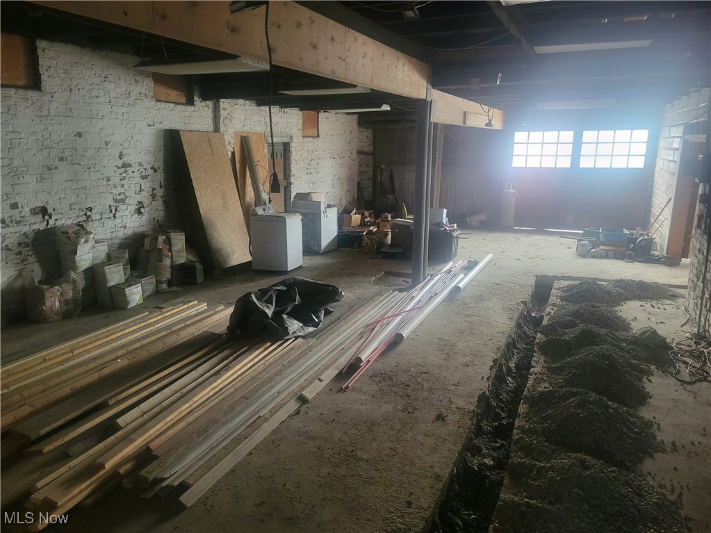 1605 Broadway Property Photo 7