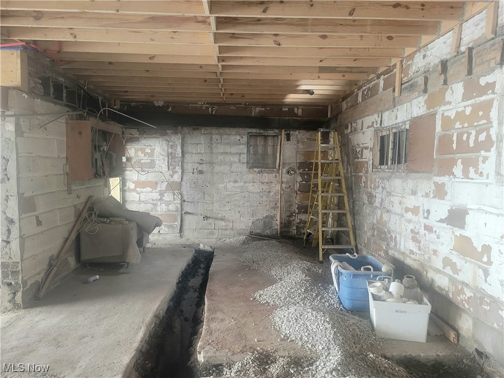 1605 Broadway Property Photo 9