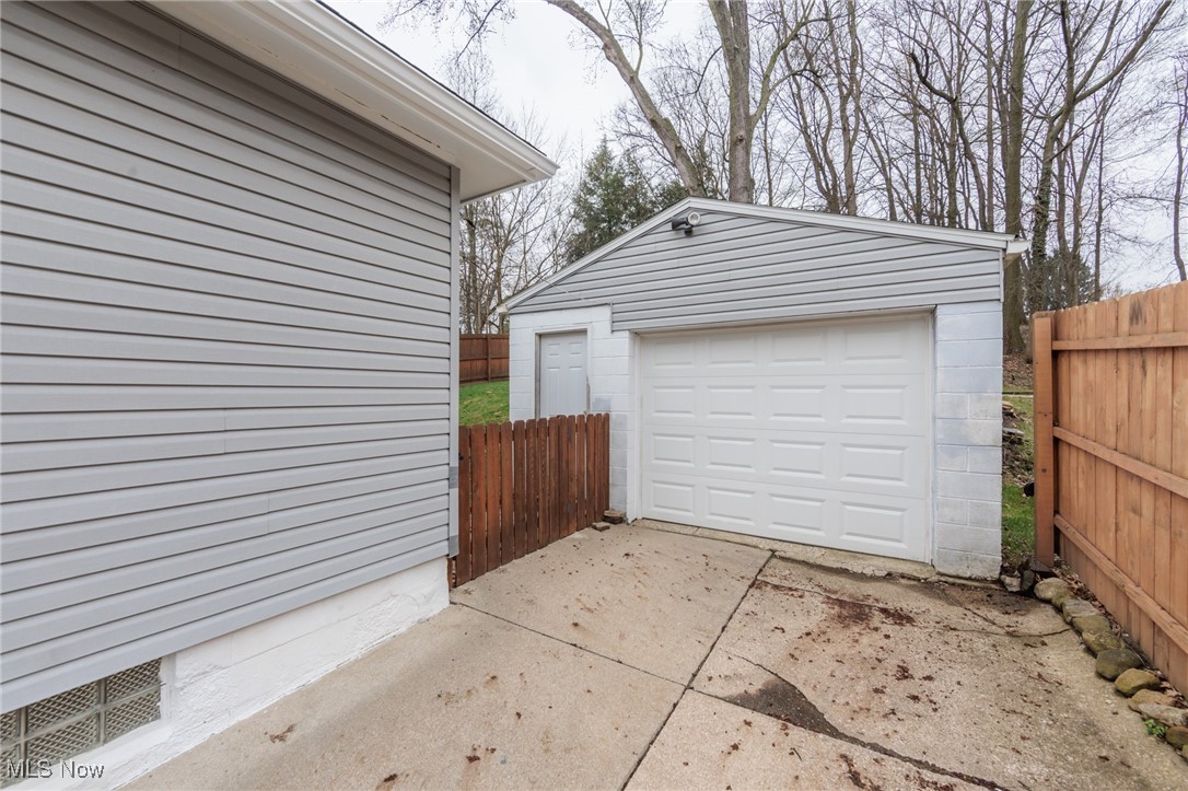 1538 Tonawanda Avenue Property Photo 2