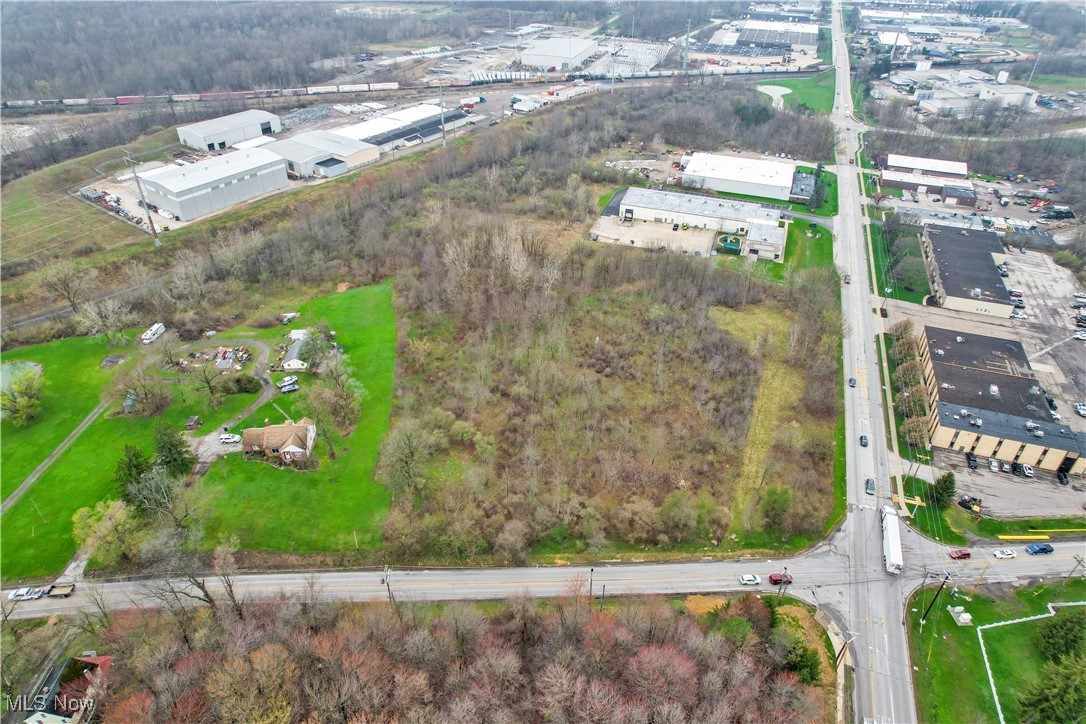 Highland/valley View Road E Property Photo 32