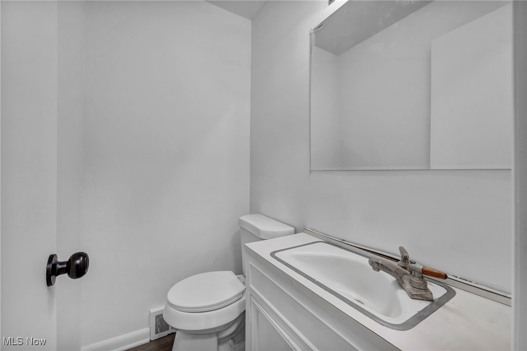 24700 Hawthorne Drive Property Photo 15