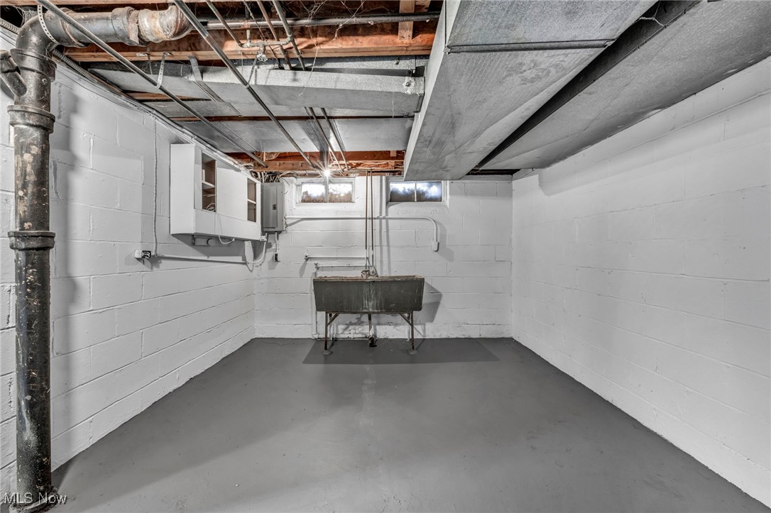 24700 Hawthorne Drive Property Photo 37