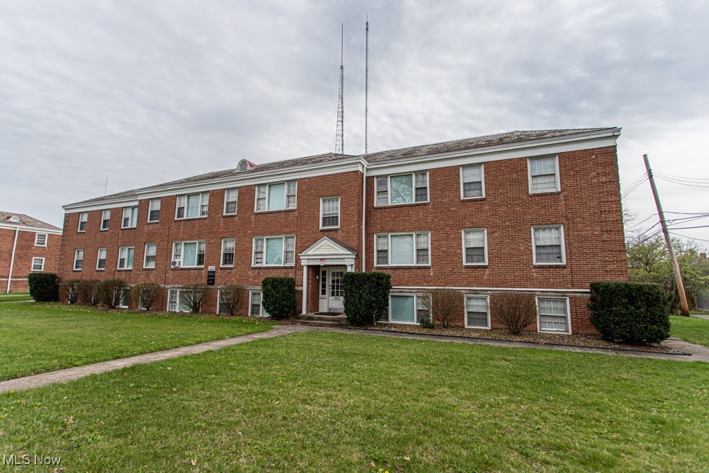 365 E Midlothian Boulevard Property Photo