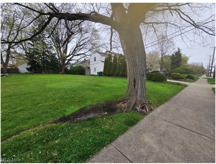 19641 Lake Shore Boulevard Property Photo