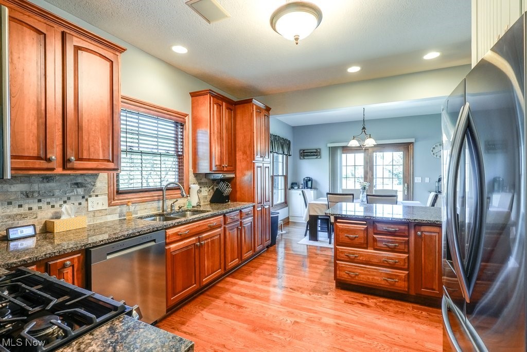 5027 Lake Breeze Landing Property Photo 7