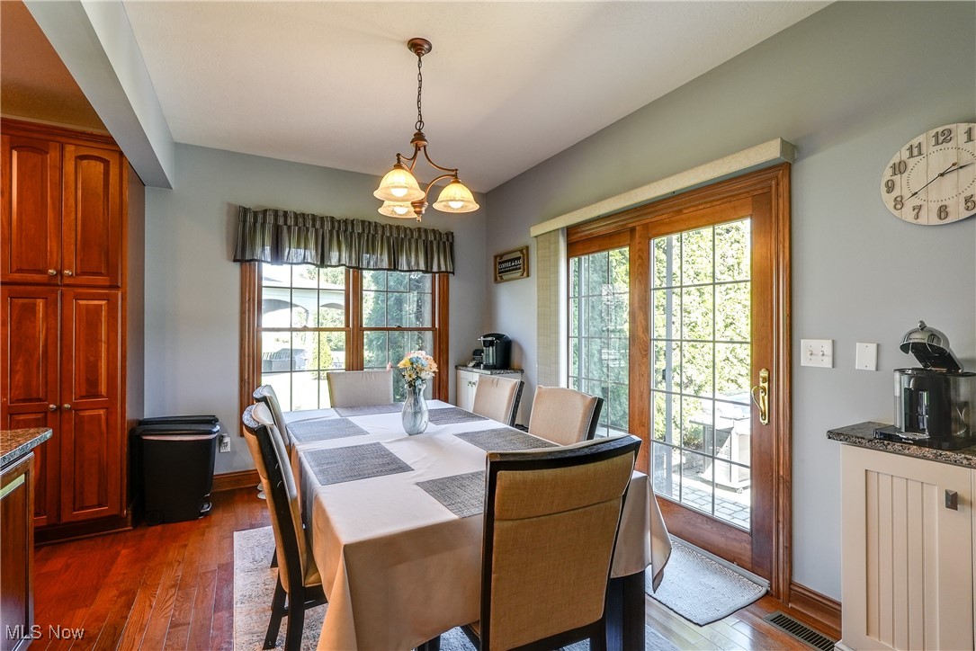 5027 Lake Breeze Landing Property Photo 8