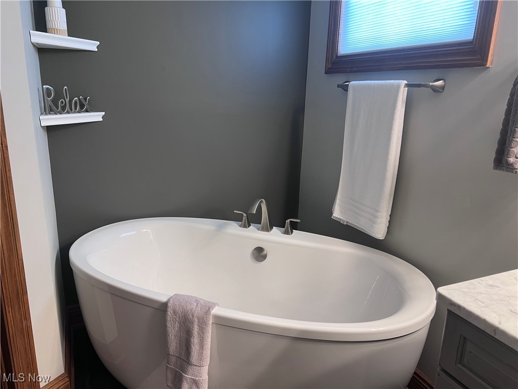 5027 Lake Breeze Landing Property Photo 14