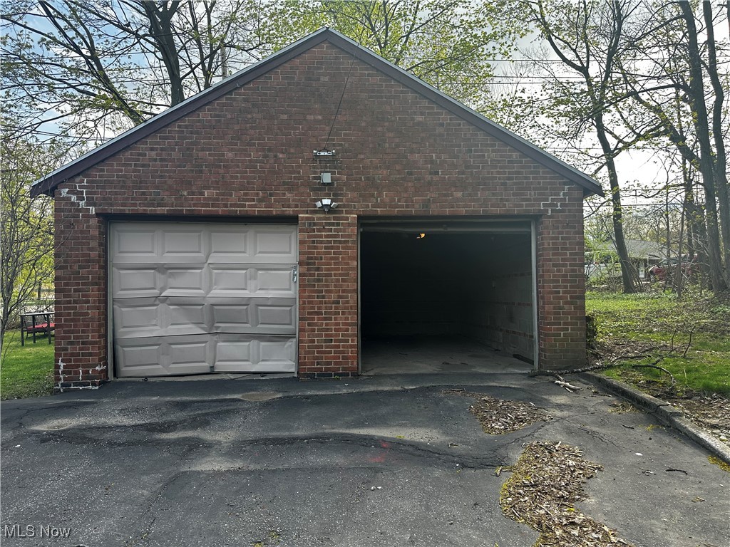 1659 Ivydale Road Property Photo 3