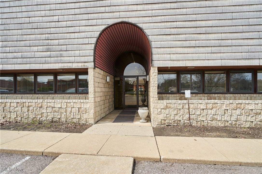 70 N Miller Road Property Photo 3