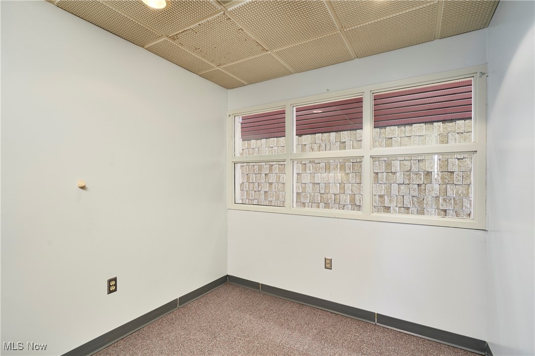 70 N Miller Road Property Photo 11