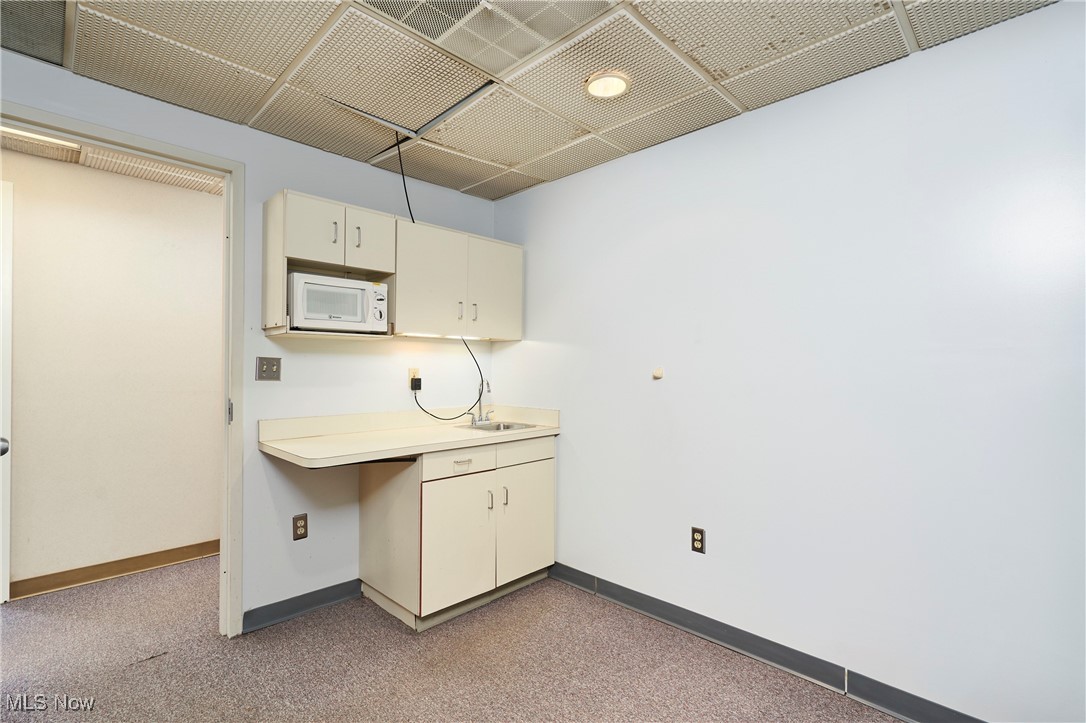 70 N Miller Road Property Photo 12