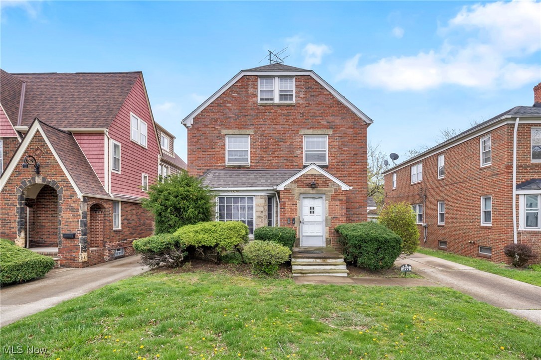 19770 Lake Shore Boulevard Property Photo
