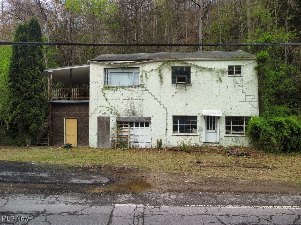 5743 Procious Maysel Road Property Photo 1