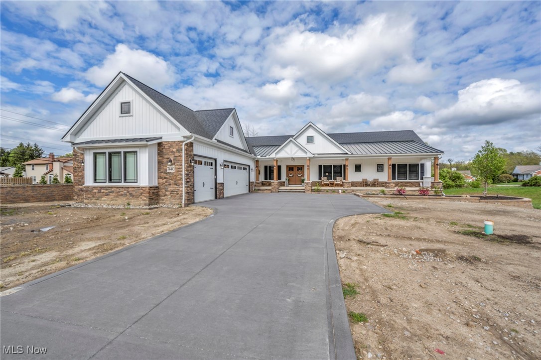 7440 Thatchum Lane