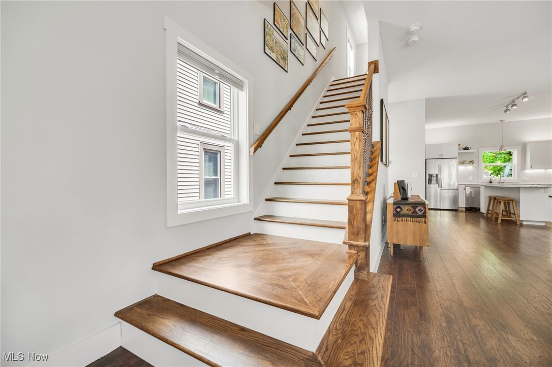 1967 W 54th Street Property Photo 15