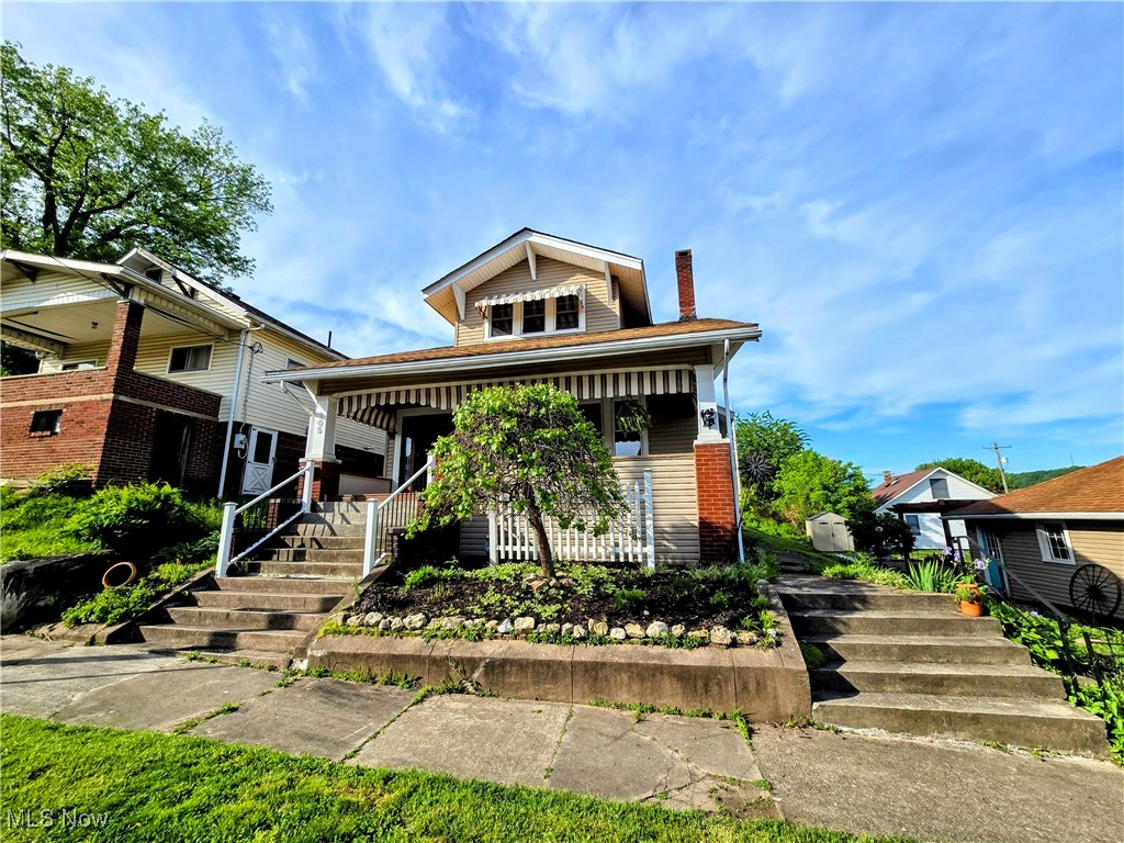 105 W 40th Street Property Photo 1