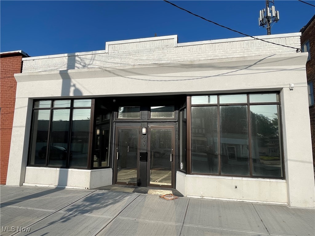 629 E 185th Street Property Photo