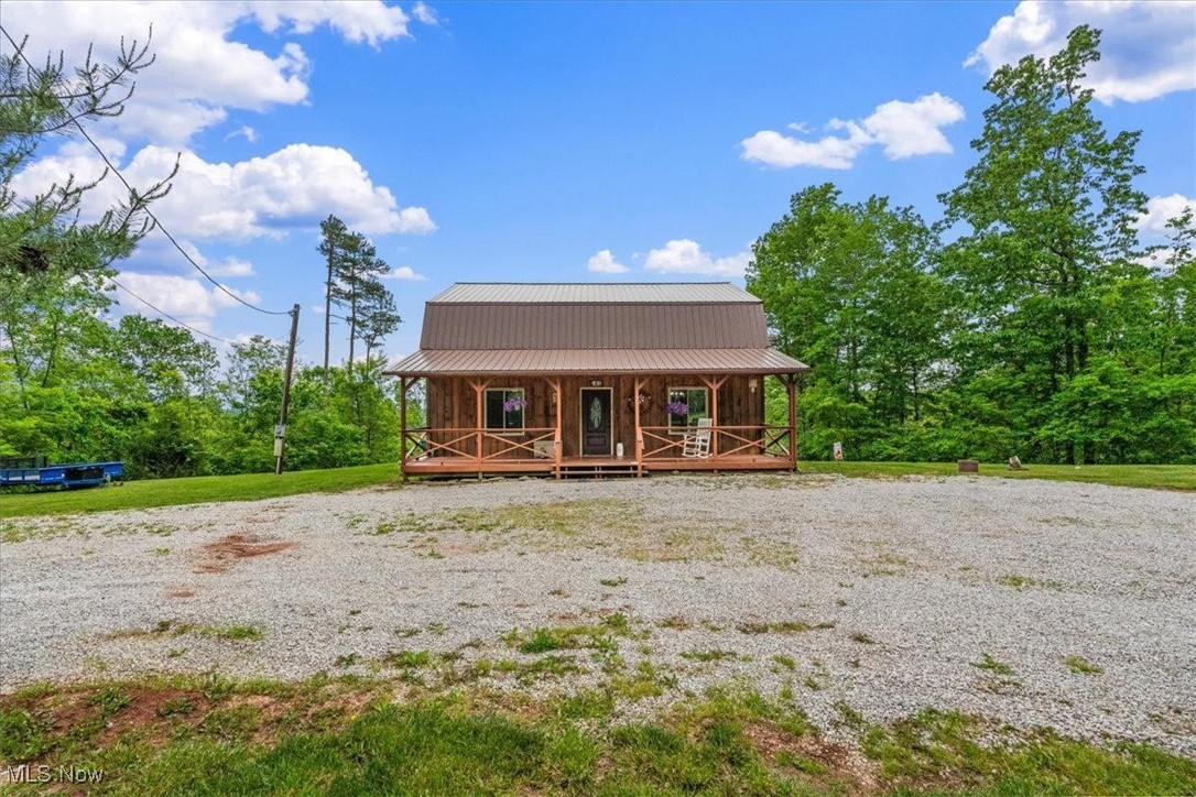 992 Munday Road Property Photo 1