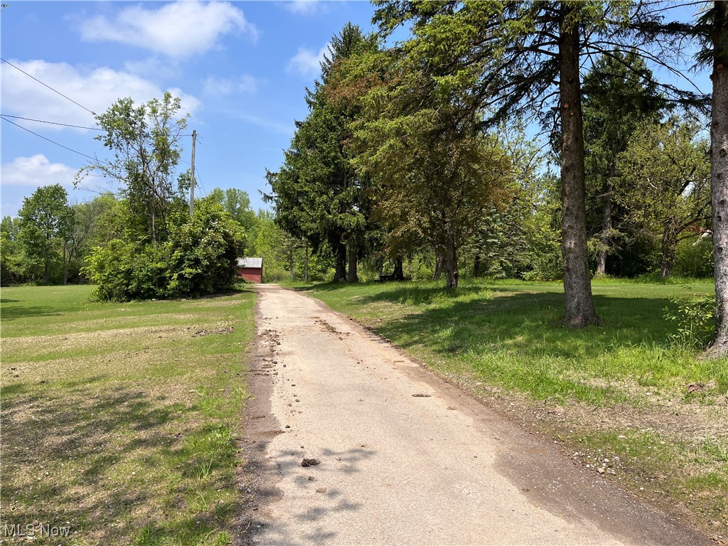 8986 Fairmount Road Property Photo