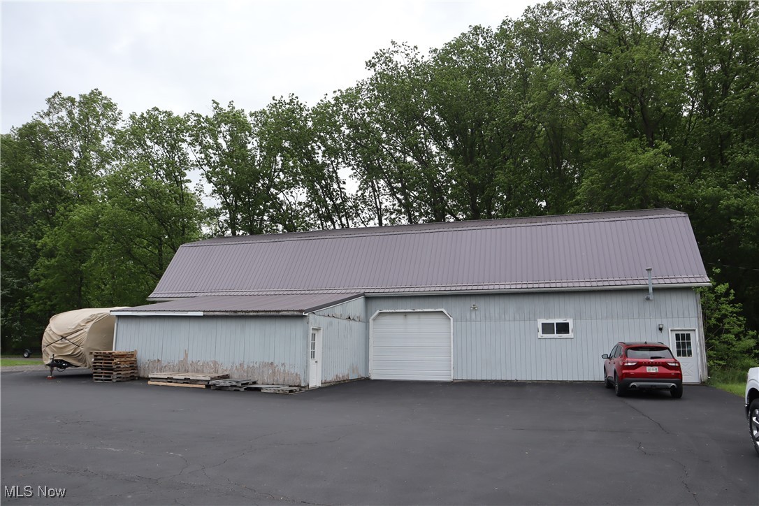 720 Town Line 151 Road Property Photo 14