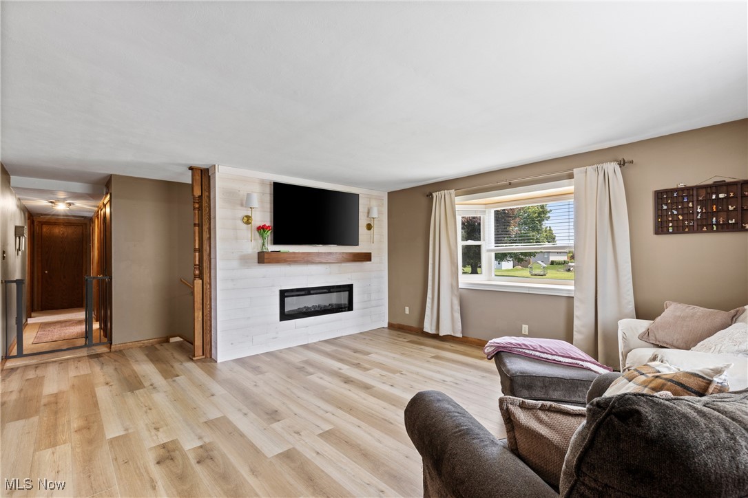 57 Della Drive Property Photo 6