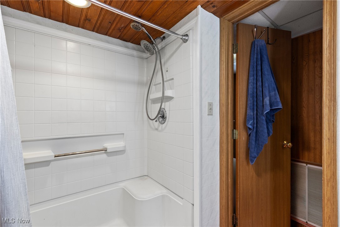 57 Della Drive Property Photo 31