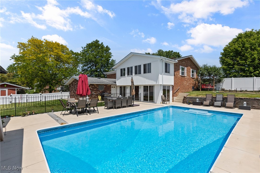 57 Della Drive Property Photo 35