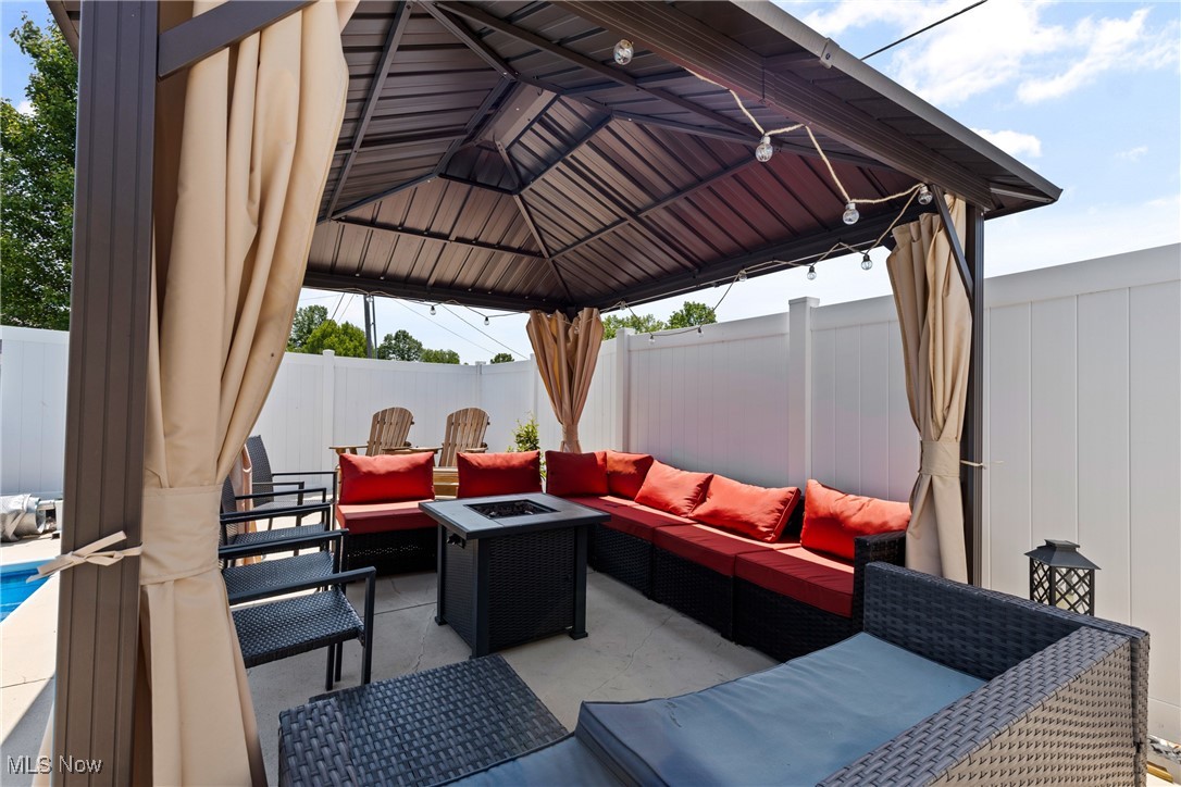 57 Della Drive Property Photo 37