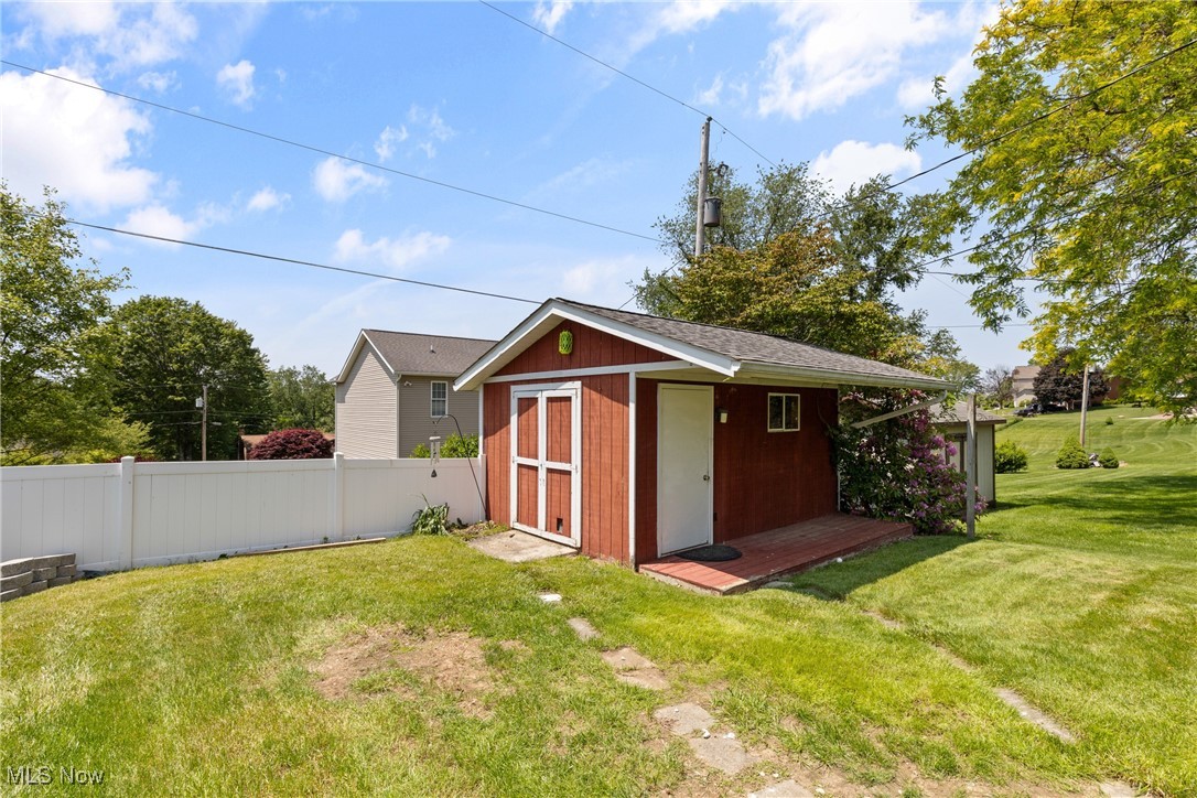 57 Della Drive Property Photo 38
