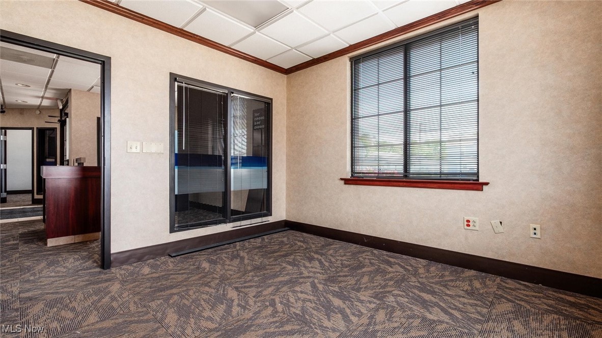 220 E State Street Property Photo 6