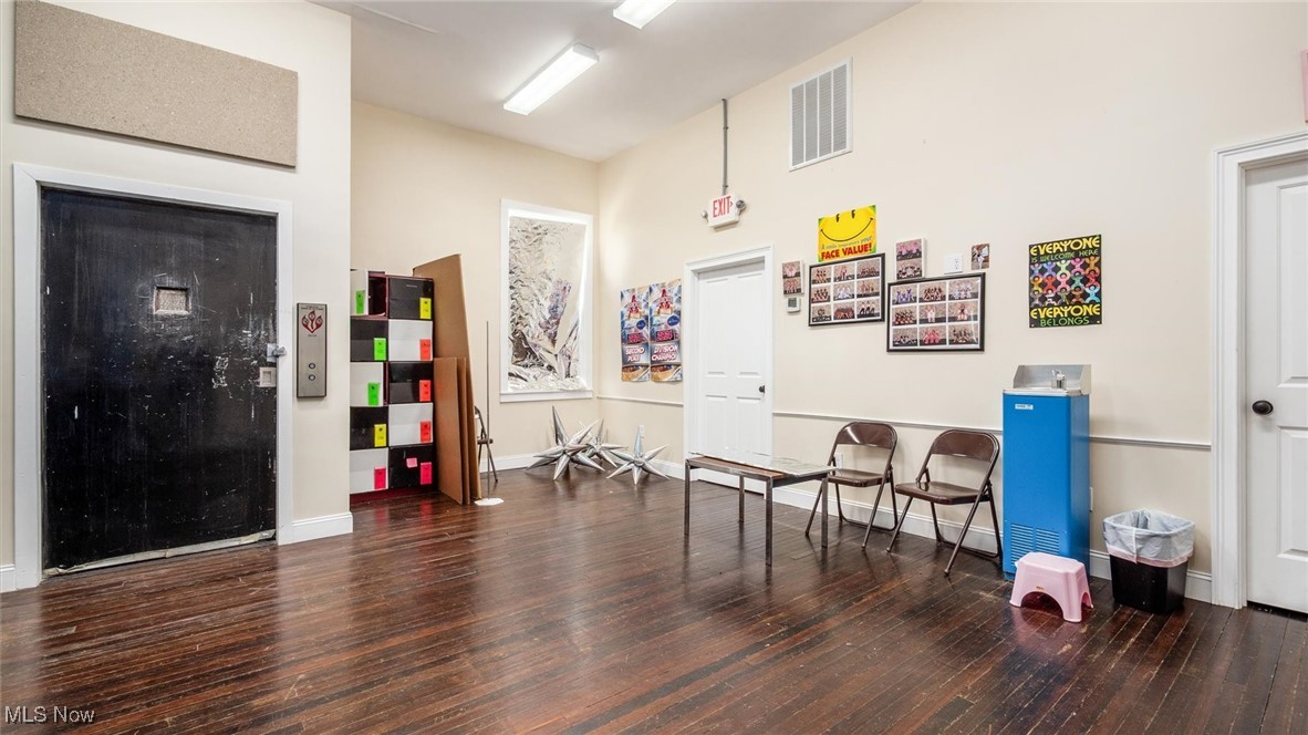 927 Wheeling Avenue Property Photo 25