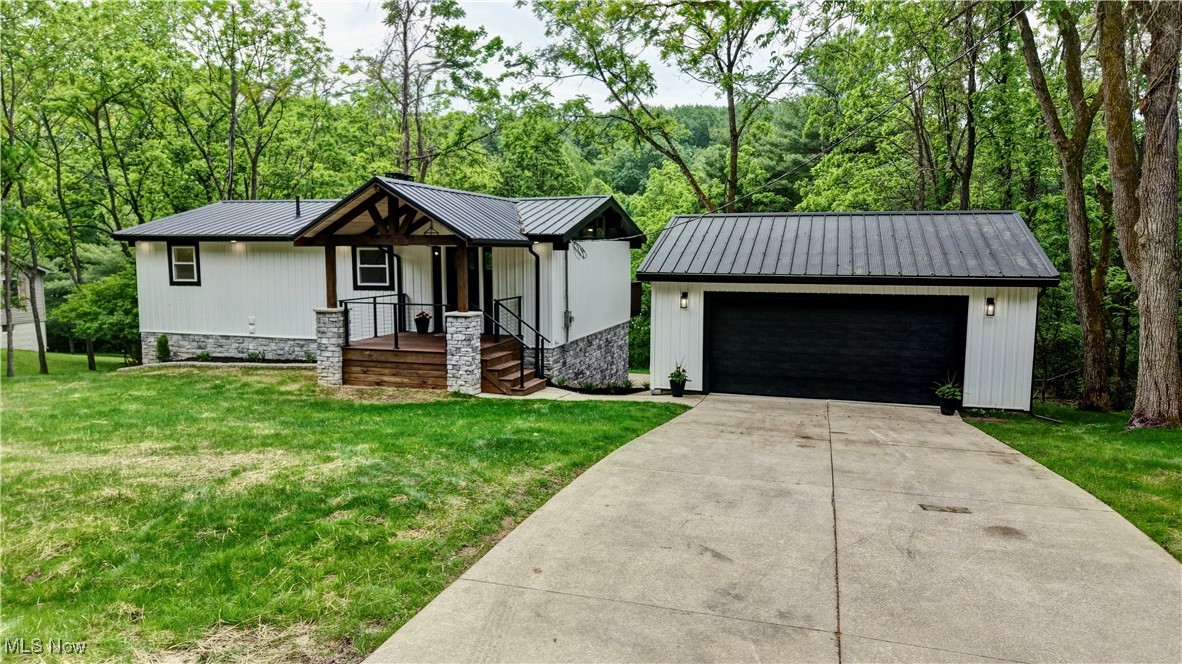 2498 Moudon Drive Property Photo 1