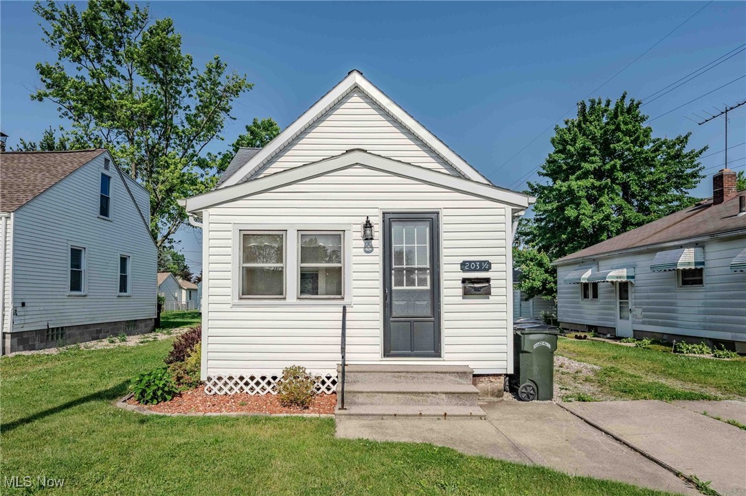 203 Warren Avenue Property Photo 1