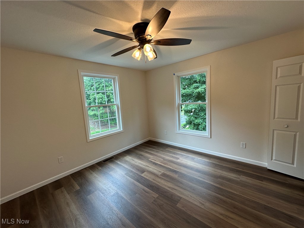 1048 Cliff View Street Property Photo 11