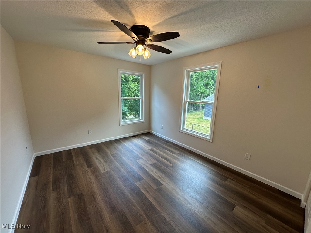 1048 Cliff View Street Property Photo 15