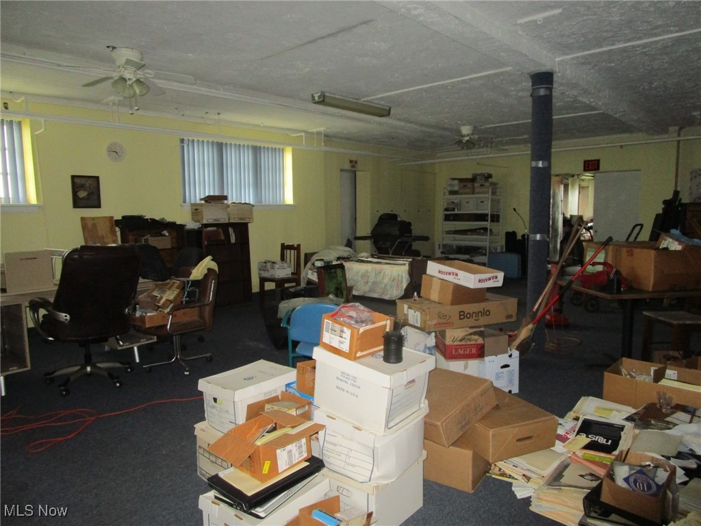272 E Main Road Property Photo 8