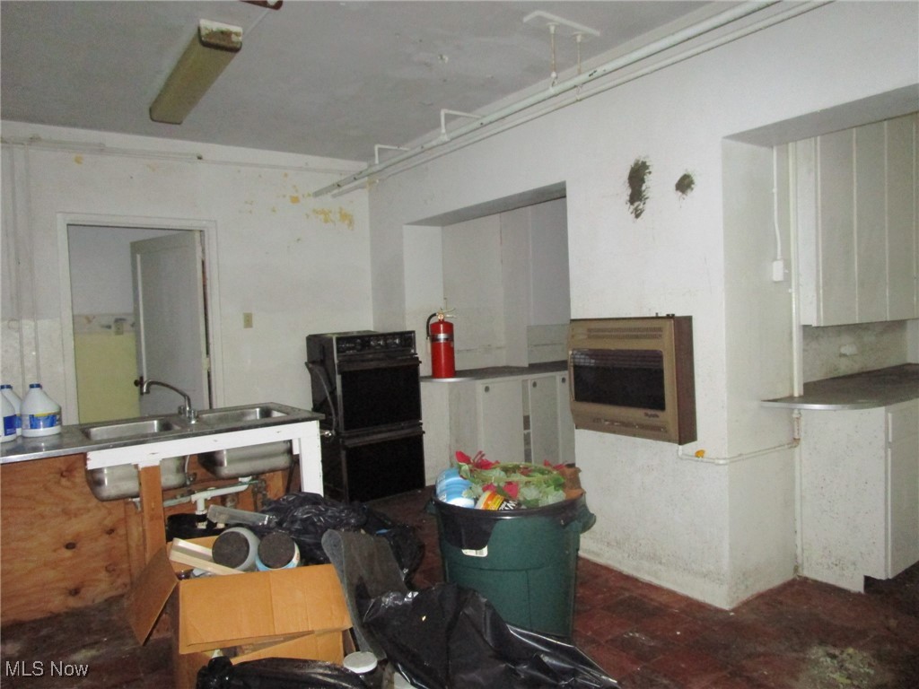 272 E Main Road Property Photo 10