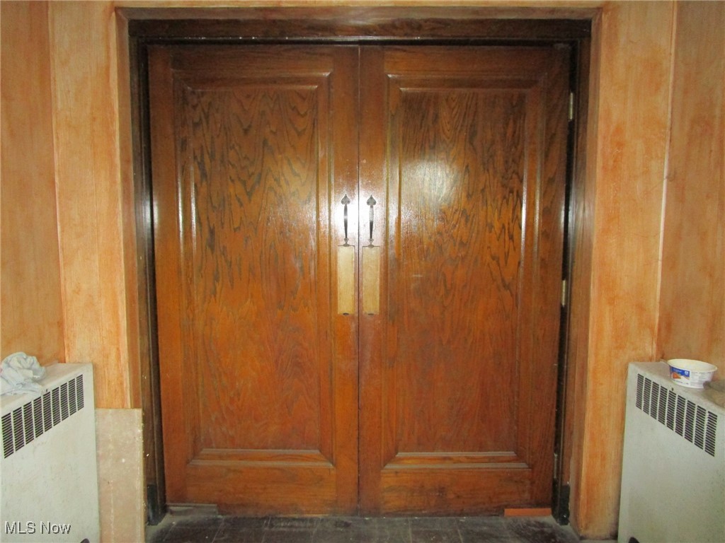 272 E Main Road Property Photo 12
