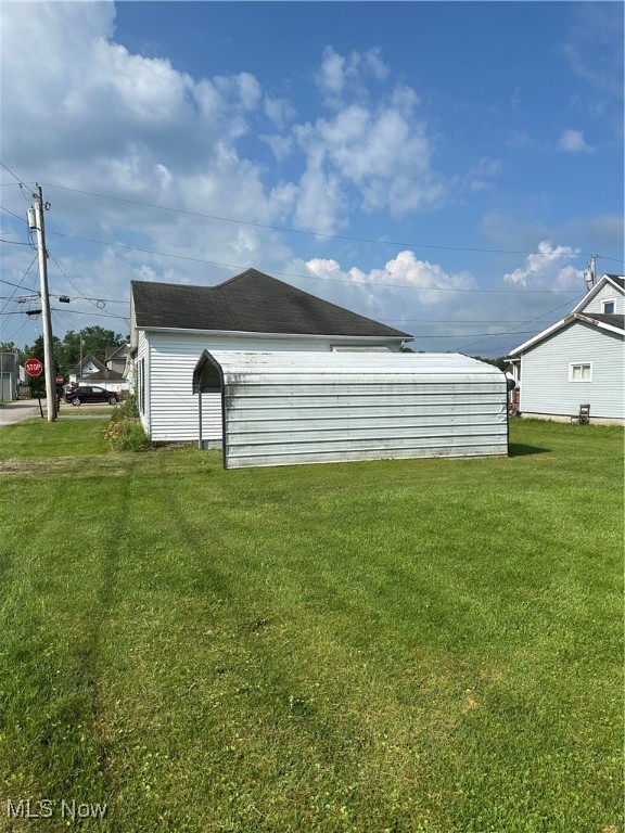 208 Center Street Property Photo 6